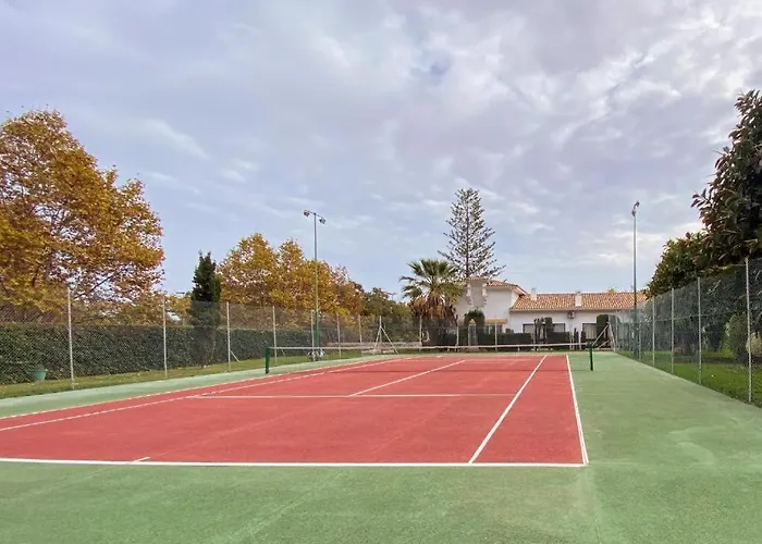 Διαμέρισμα 2bdr With Sea View In Golden Mile,